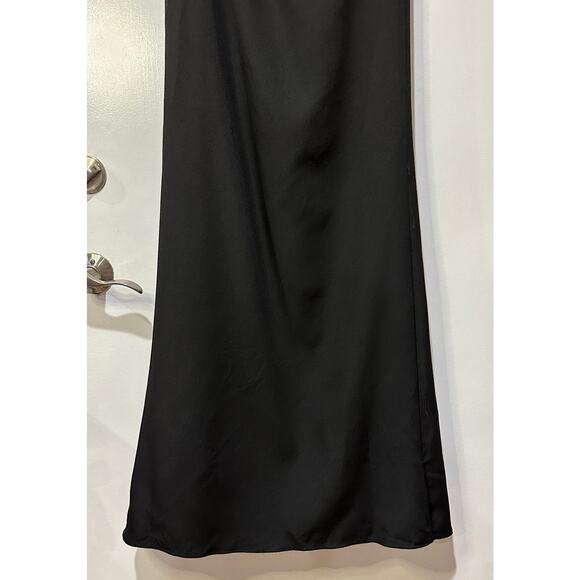 Ieena 4 Mac Duggal Off the Shoulder Ruffle Detail Column Gown Black 4 NWT 49643 - Picture 8 of 15